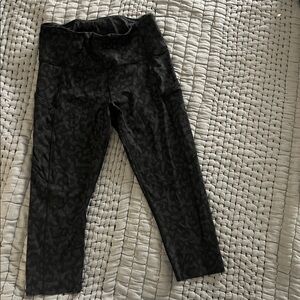 LULULEMON Women's Fast and Free Crop II 19" Non-Reflective Size 10 In Camo Grey